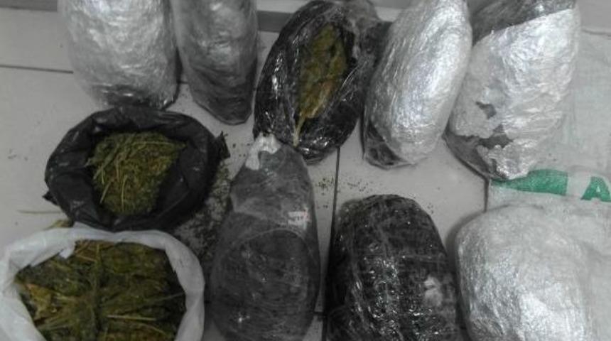 Uyuşturucu Ticaretine 5 Tutuklama