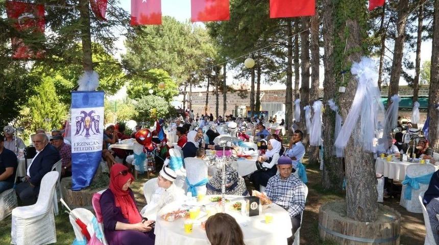 Erzincan Belediyesi 100 &Ccedil;ocuğa S&uuml;nnet Ş&ouml;leni D&uuml;zenledi
