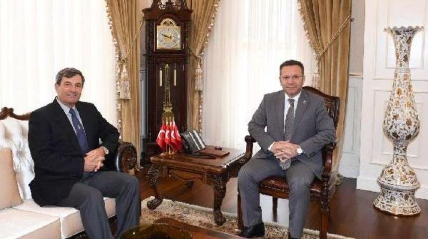 Donanma Komutanı Oramiral Kösele Veda Etti