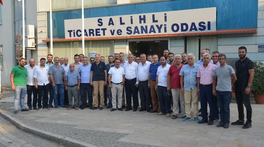 Salihli&rsquo;de Emlak&ccedil;ılar, M&uuml;teahhitlerle Buluştu