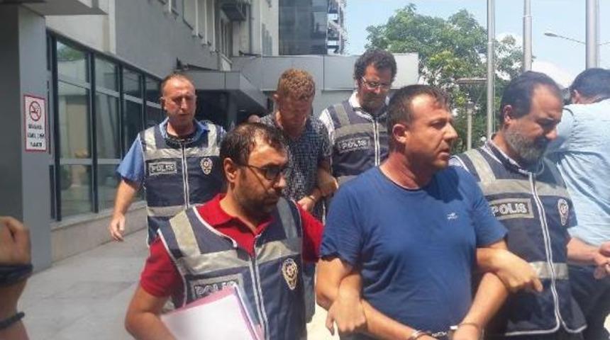 Bursa'da Iş Adamlarını Sahte &Ccedil;ekle Dolandıran 4 Kişi Yakalandı