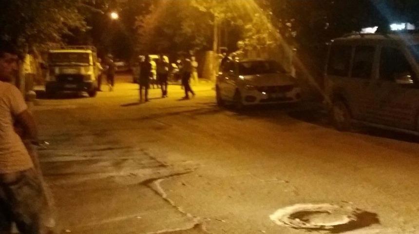 Park Halindeki Araç Kurşunlandı: 1 Yaralı