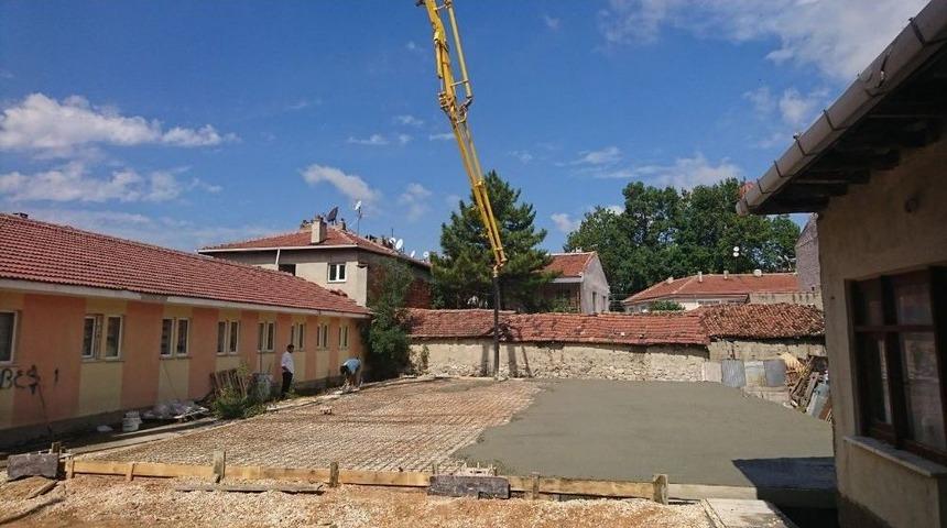 İn&ouml;n&uuml; Belediyesi Spor Ve Sosyal Yaşam Merkezi İnşaati Y&uuml;kseliyor