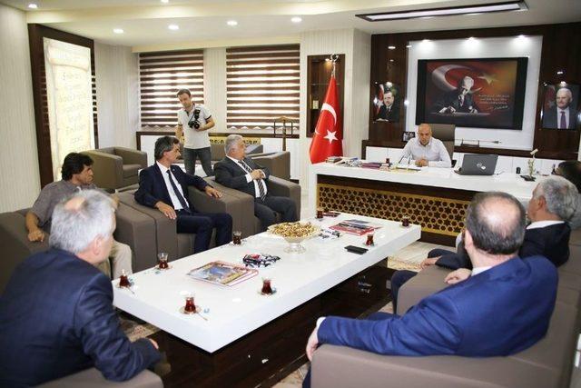 Türk Dili Heyetinden Başkan Çalışkan’a Ziyaret
