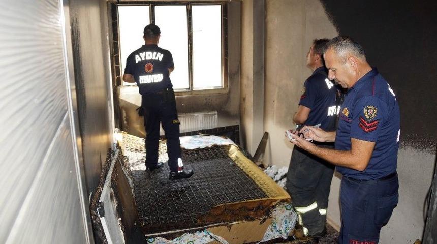 Kapıyı &Ccedil;aldı, Pansiyonu Ateşe Verip Ka&ccedil;tı