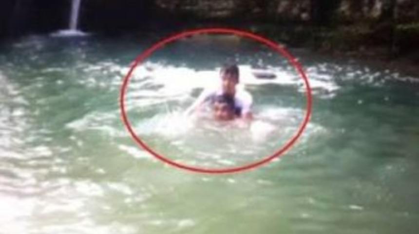 Kurtarmak Istediği Kardeşiye Birlikte Boğuldu