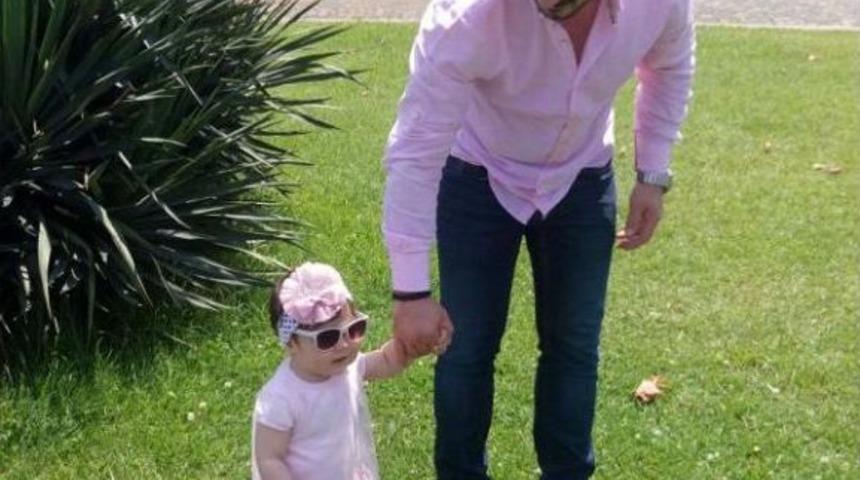 Canlı Yayında Yaşanan Kazada Yaralanan Eşini G&ouml;zyaşlarıyla Bekliyor