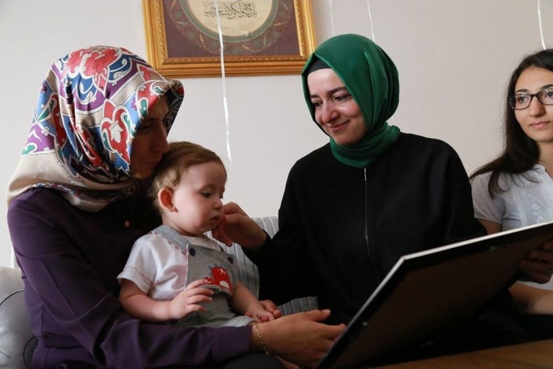 Bakan Kaya&rsquo;dan Şehit Ailesine Doğum G&uuml;n&uuml; S&uuml;rprizi