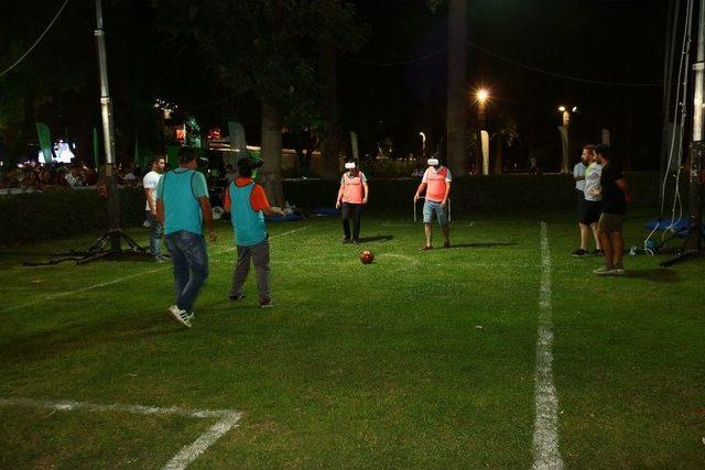 İzmir Fuarında Uluslararası Kültür, Sanat, Gösteri Şöleni Tam Gaz