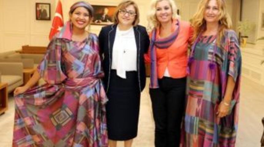 D&uuml;nyaca &Uuml;nl&uuml; Blogger, Gaziantep&rsquo;E Hayran Kaldı