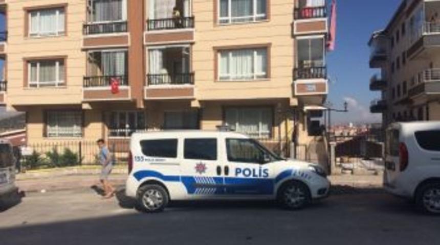 Kocasını Silahla Vurdu