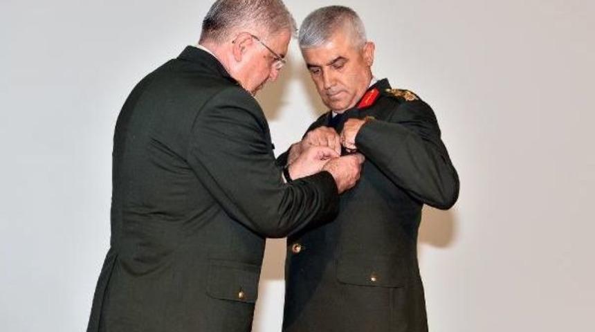 Orgeneral G&uuml;ler, Jandarma Genel Komutanlığı G&ouml;revini Orgeneral &Ccedil;etin'e Devretti