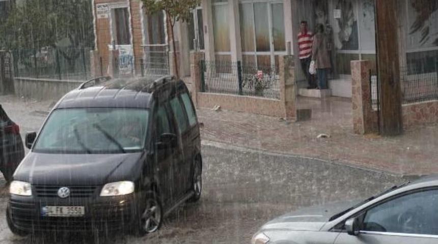 Keşan&rsquo;Da Yağmur Ve Dolu Yağışı Etkili Oldu