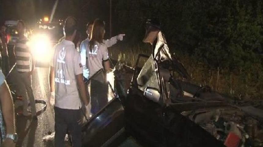 Beykoz'da Feci Kaza: 2 &Ouml;l&uuml;, 1 Ağır Yaralı