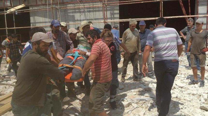 Karaman&rsquo;da Spor Salonu İnşaatından D&uuml;şen İş&ccedil;i Yaralandı