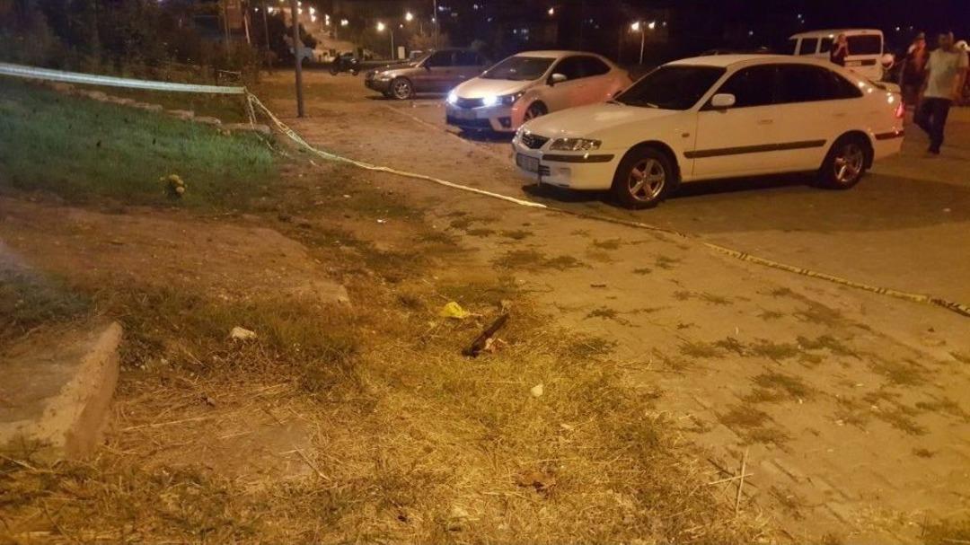 D&uuml;zce&rsquo;de B&uuml;feciye Yapılan Silahlı Saldırıda 2 Kişi Yaralandı.