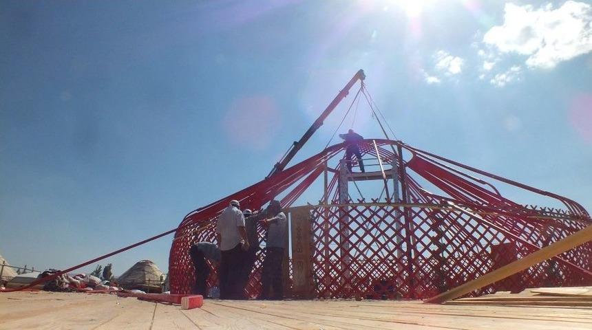 Cumhurbaşkanı Erdoğan İ&ccedil;in Kıl &Ccedil;adırları Kuruluyor