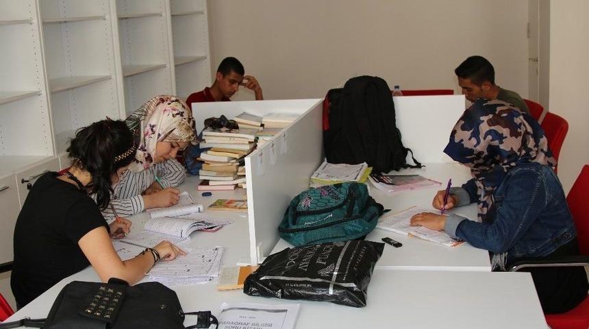 Haliliye Belediyesi İle 65 Öğrenci Üniversiteli Oldu