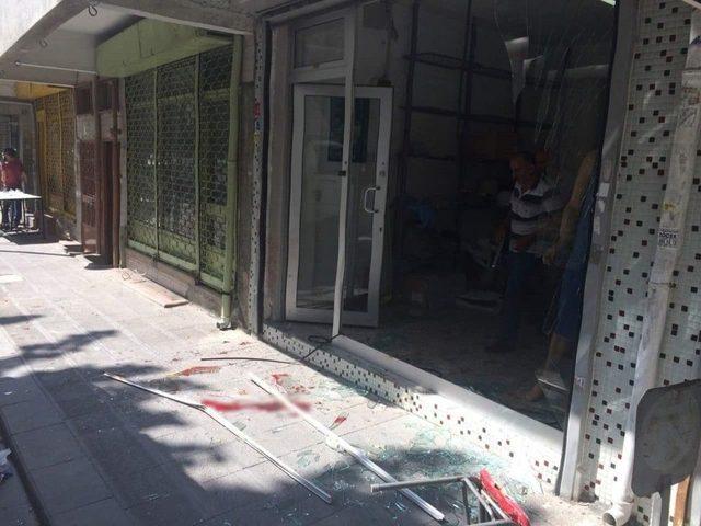 (özel Haber) İstanbul’da Kaçan Boğa Dehşet Saçtı: 3 Yaralı