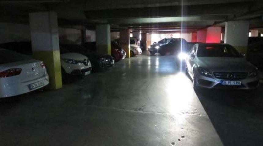 İstanbul'da Dolu Alarmı. Kapalı Otoparklar Tıka Basa Doldu