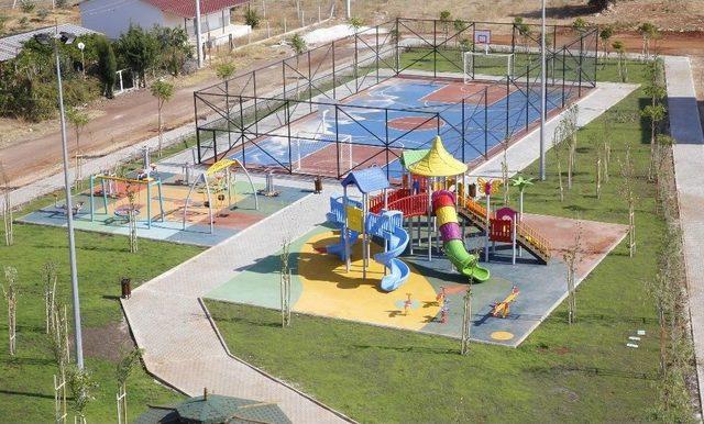 Döşemealtı Belediyesi’nden Yeni Nesil Parklar