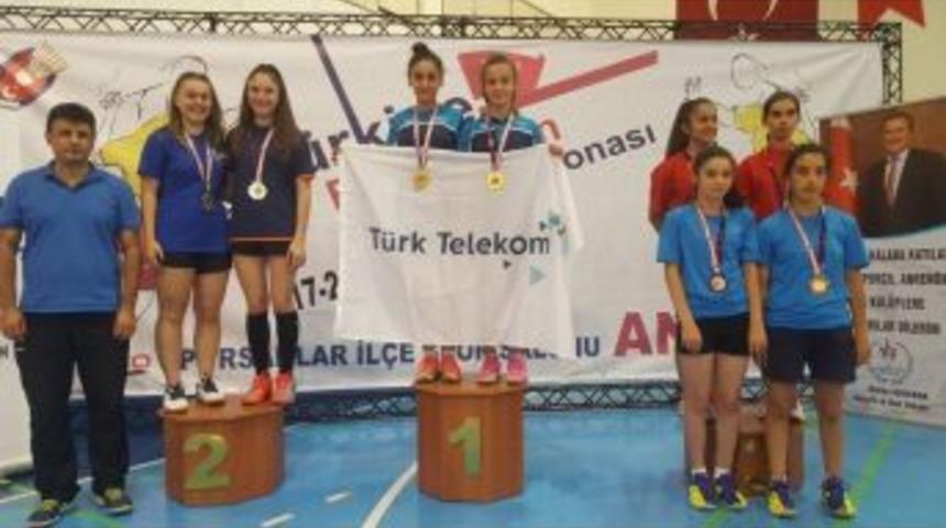 15 Yaş Türkiye Şampiyonasından Badminton’da 4 Altın Madalya