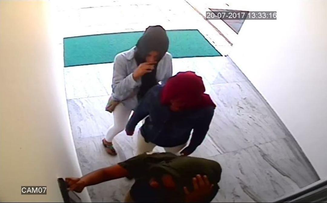 Tel Tokayla &Ccedil;elik Kapı A&ccedil;an 3 Kadın Yakalandı