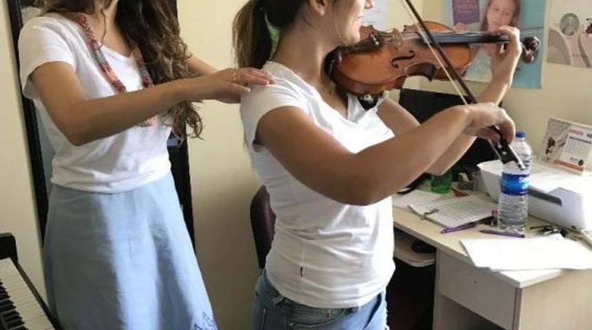 M&uuml;zisyenleri Uzun Vadede Kas Ve İskelet Problemleri Bekliyor