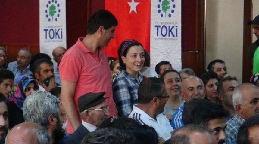 Sarıkamış'ta 233 Ailenin Ev Hayali Ger&ccedil;ek Oldu