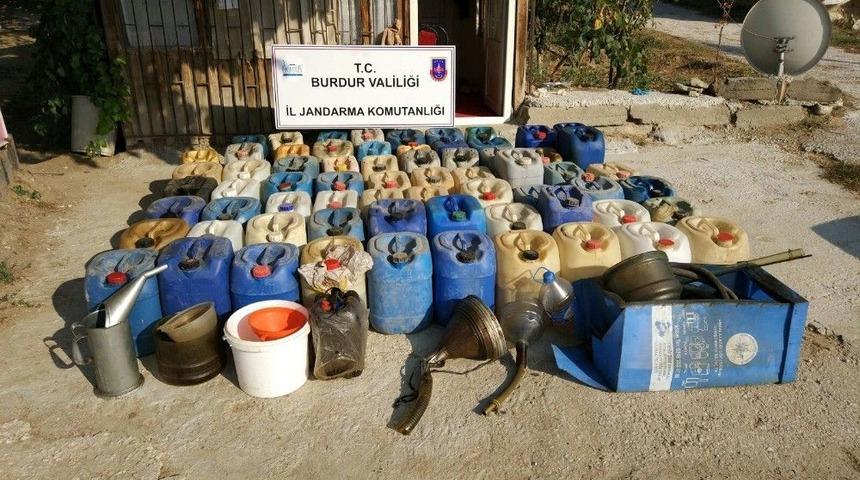 Burdur Jandarmasından Ka&ccedil;ak Motorin Operasyonu