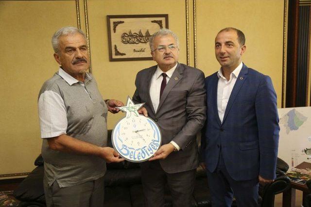 &Ccedil;aykur Rizespor&rsquo;dan Başkan Kasap&rsquo;a Ziyaret 1