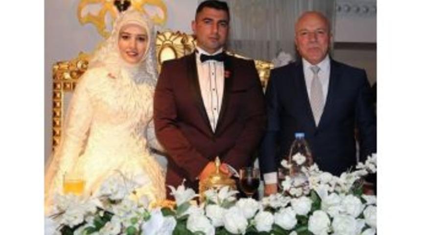 Yakutiye Gen&ccedil;lik Kolları Başkanı Mesut Abuşoğlu, Bet&uuml;l Maraş İle D&uuml;nya Evine Girdi