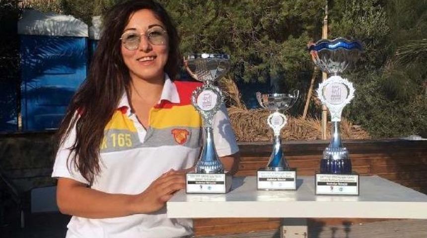 R&uuml;zgar S&ouml;rf&uuml; Slalom T&uuml;rkiye Ligi'nde Fulya &Uuml;nl&uuml; Şampiyon Oldu&nbsp;