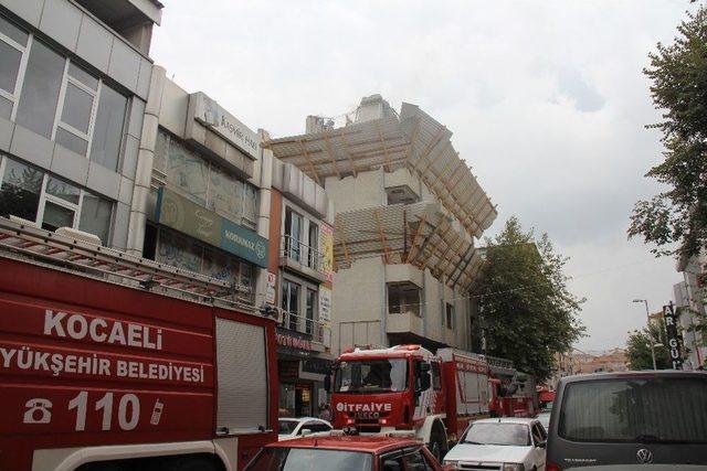 Binanın Çatısında Çıkan Yangın Büyümeden Söndürüldü