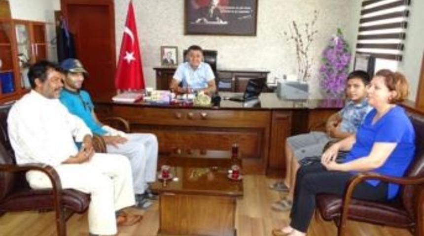 Şırnak Gazisi Al&ccedil;i&ccedil;ek, Kaymakam S&uuml;r&uuml;c&uuml;&rsquo;y&uuml; Ziyaret Etti