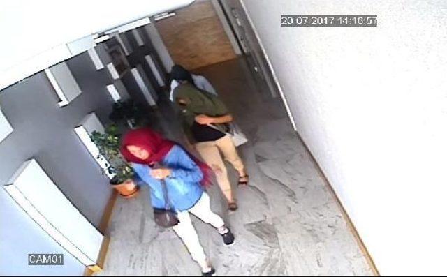 Kapıları Tel Tokayla Açıp Hırsızlık Yaptılar