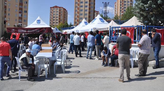 Sünnet kıyafeti yerine askeri kamuflaj giydi