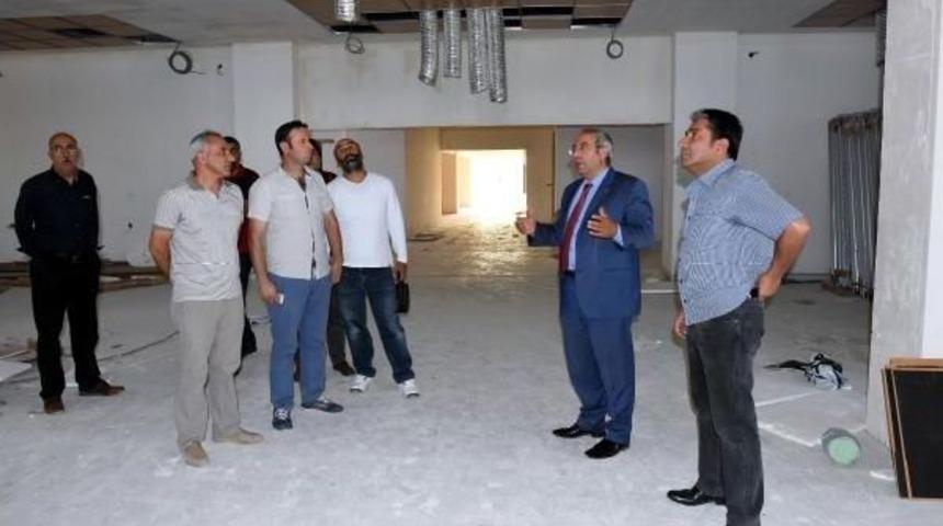 Van Yy&uuml; Rekt&ouml;r&uuml; Prof.dr. Battal, Projelerini Tanıttı