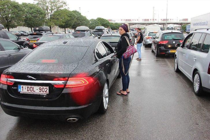 Akın Akın Dönüyorlar: Kuyruk 4 Kilometre G4