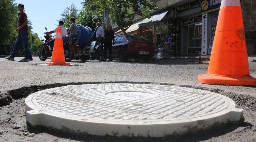 R&ouml;gar Kapağı Hırsızlarına Karşı 50 Tona Dayanıklı Plastik Kapaklı &Ouml;nlem