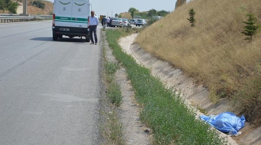 &Uuml;st Ge&ccedil;it Yerine Karayolundan Ge&ccedil;meye Kalkınca Kazada Can Verdi