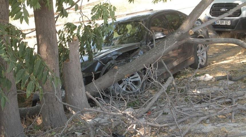 Elazığ&rsquo;da İki Ayrı Trafik Kazası: 11 Yaralı