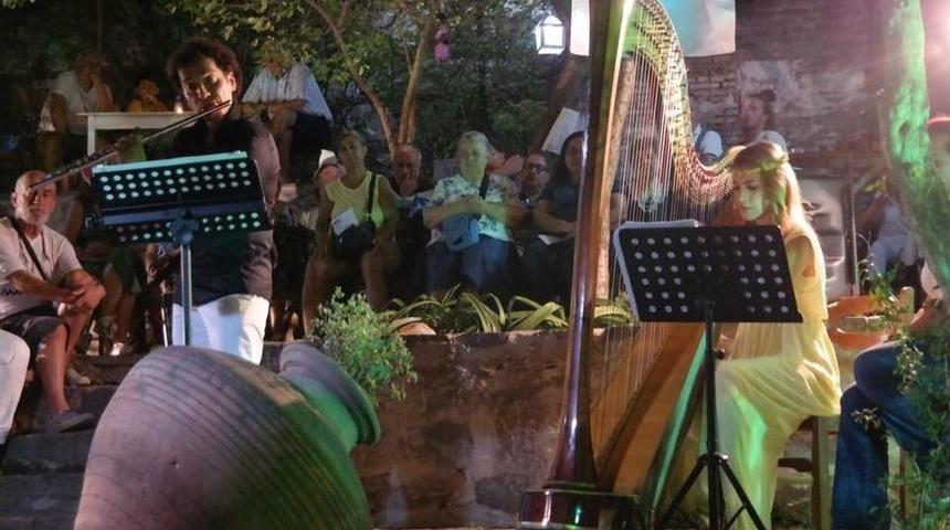 Antandros Derneği Yararına Arp Ve Fl&uuml;t Dinletisi