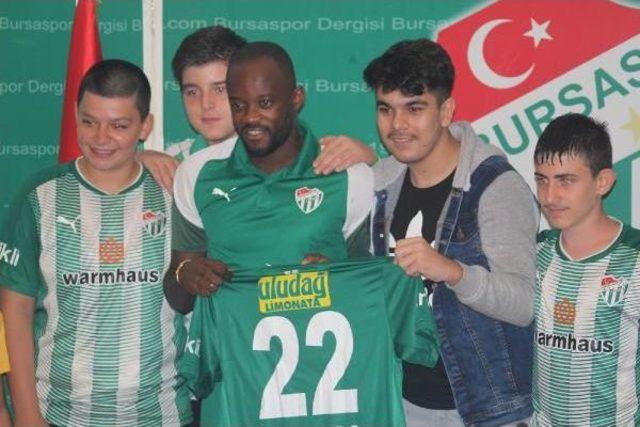 Bursaspor, Ekoko Ile  2 Yıllık Sözleşme Imzaladı