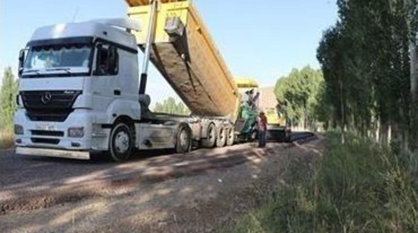 Tutak&rsquo;ta Asfalt &Ccedil;alışmaları Devam Ediyor