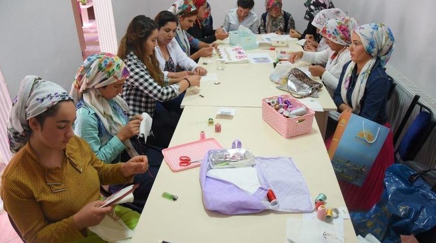 İpekyolu Belediyesi&rsquo;nin Yaz Kurslarına Yoğun İlgi