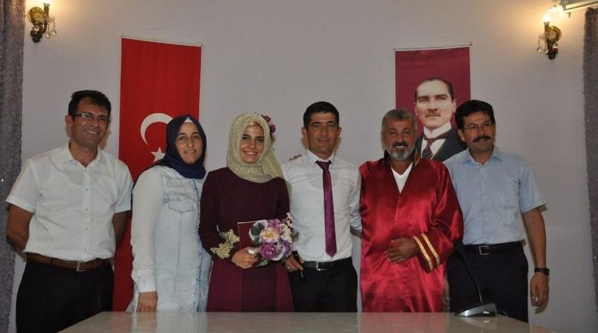 Başkan S&ouml;zen, İşitme Engelli &Ccedil;iftin Nikahını Kıydı