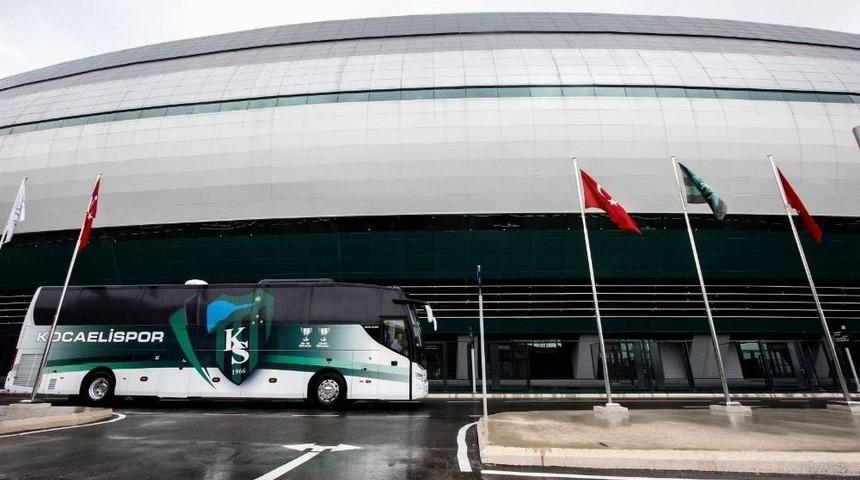 B&uuml;y&uuml;kşehir&rsquo;den Kocaelispor&rsquo;a Yeni Takım Otob&uuml;s&uuml;