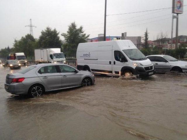 Kocaeli'de Yağmur Su Baskınlarına Neden Oldu