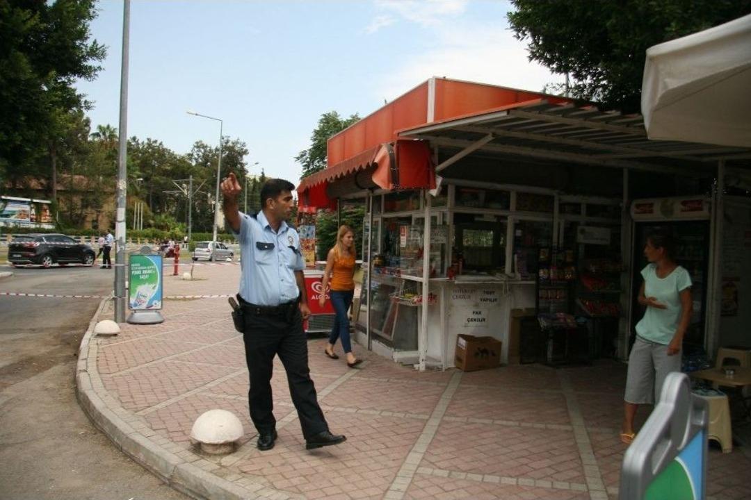 Antalya&rsquo;da Ş&uuml;pheli Kutu F&uuml;nyeyle Patlatıldı